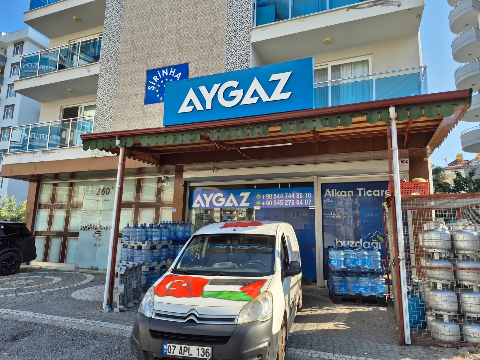 Alkan Tüp ve Su dükkânının Tosmur’daki dış cephesi